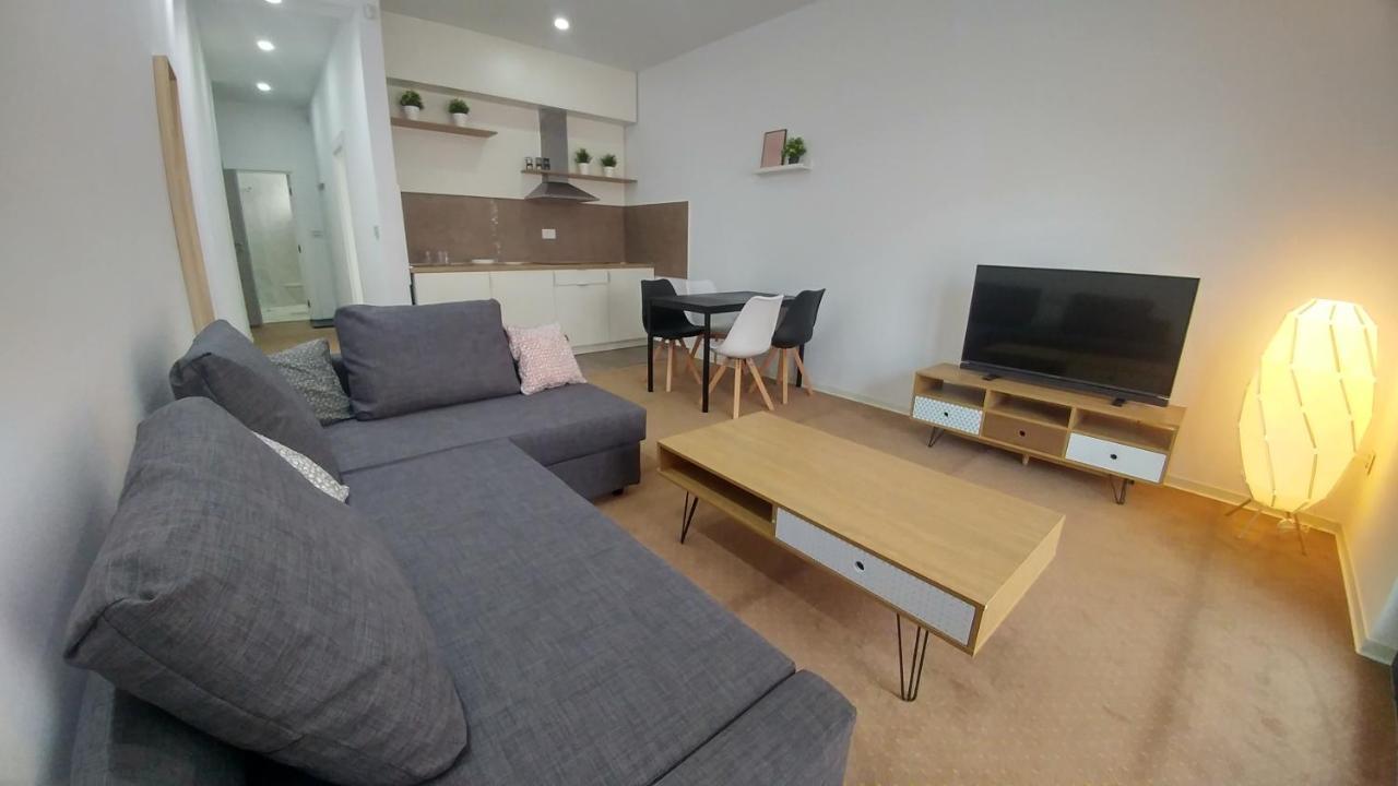 J&J Apartments Belgrado Exterior foto