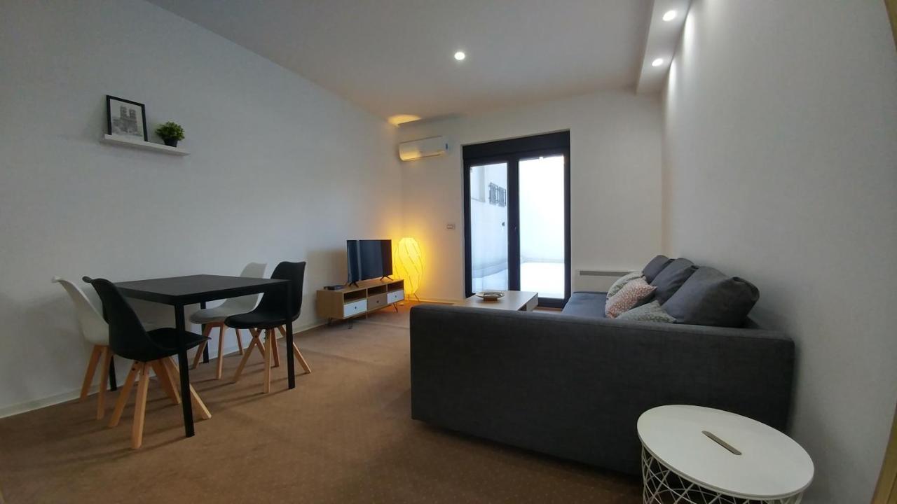 J&J Apartments Belgrado Exterior foto