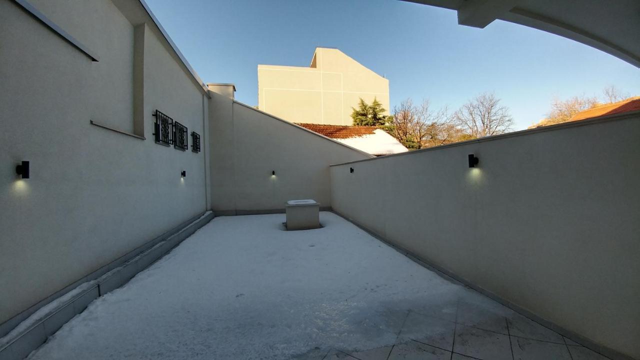 J&J Apartments Belgrado Exterior foto