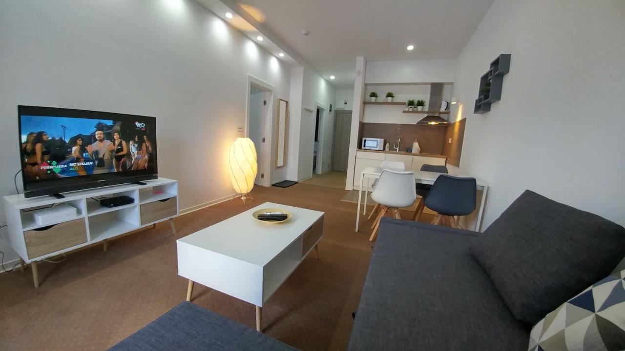J&J Apartments Belgrado Exterior foto