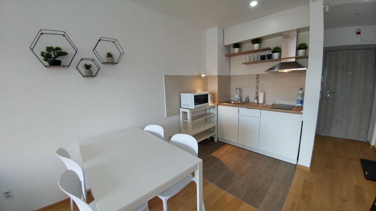J&J Apartments Belgrado Exterior foto