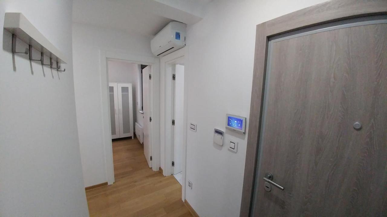 J&J Apartments Belgrado Exterior foto