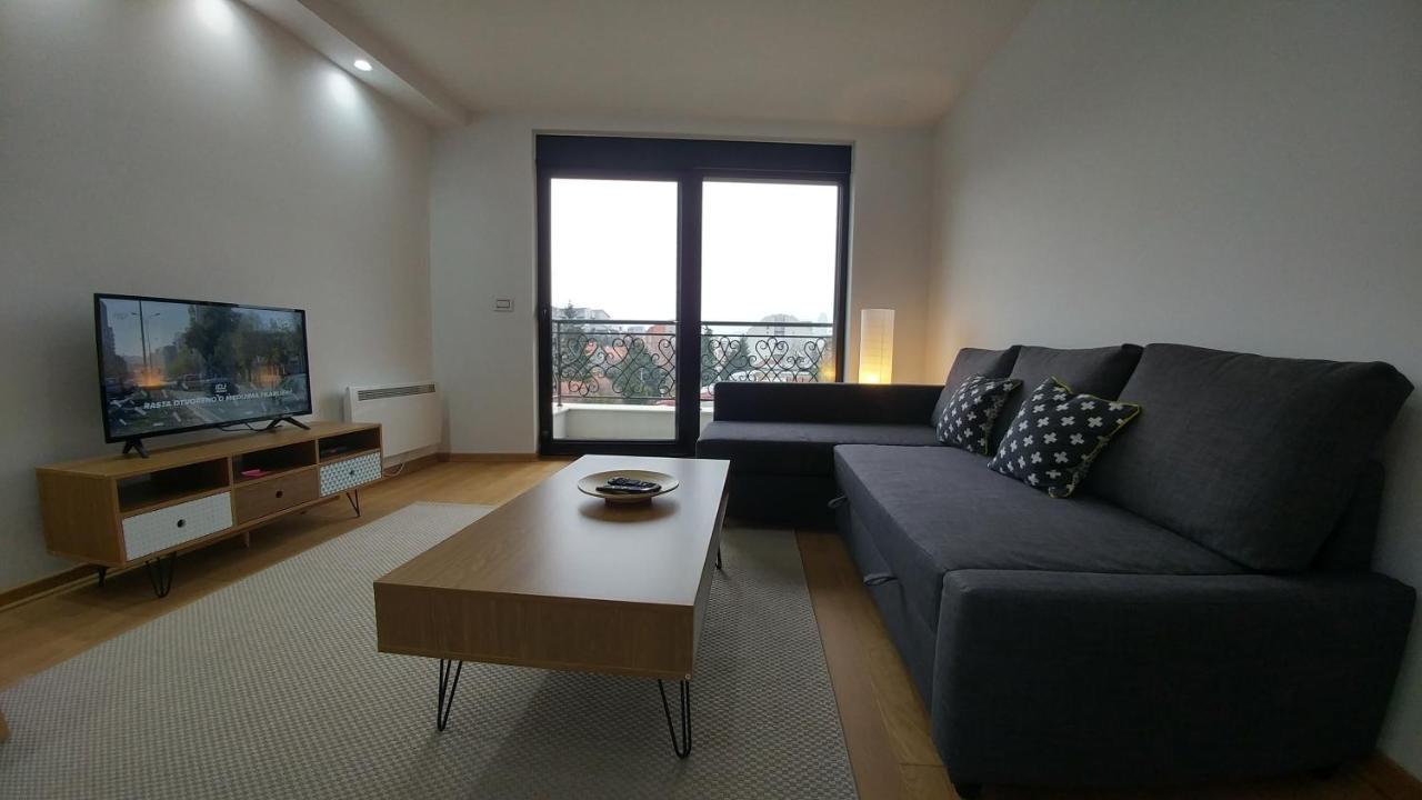 J&J Apartments Belgrado Exterior foto