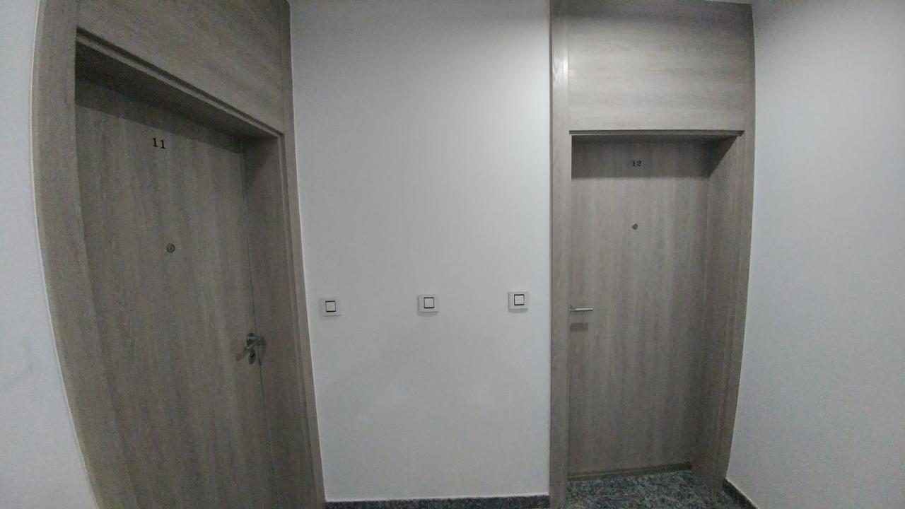 J&J Apartments Belgrado Exterior foto
