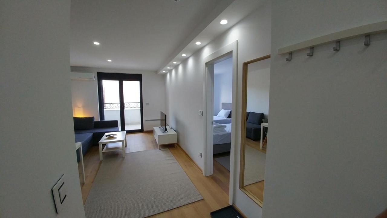 J&J Apartments Belgrado Exterior foto